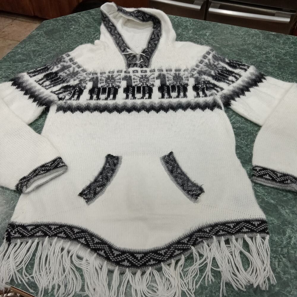 Alpaca Wool Handmade Artisan Peru Hooded Pocket Fringe Fuzzy Pullover Size Small